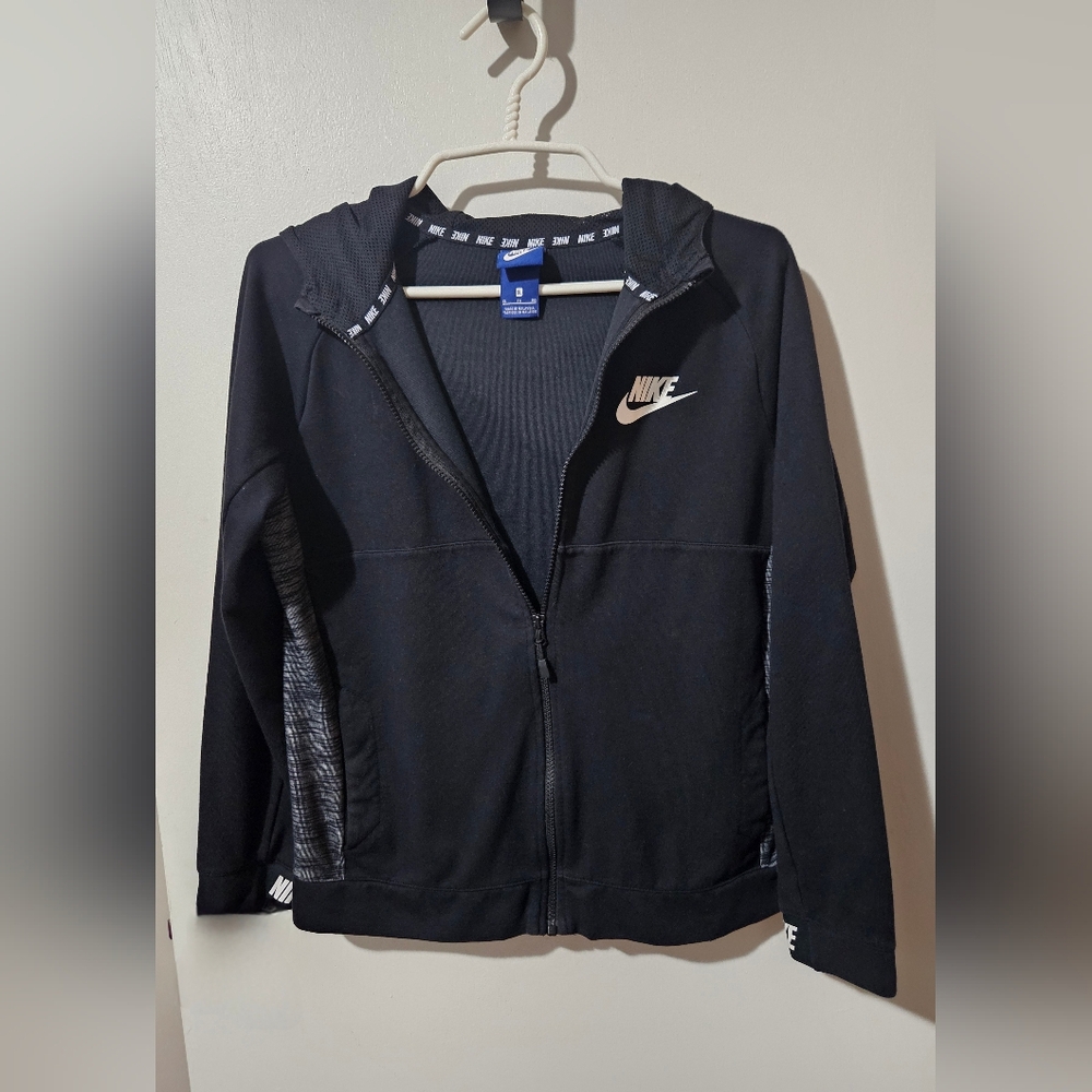 Nike Size XL Women's Zip-Up Hoodie, Mesh Lining inside Hood, Logo on Cuffs